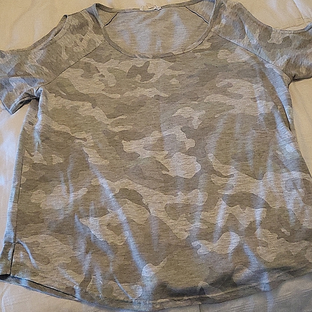 Short sleeve shirt